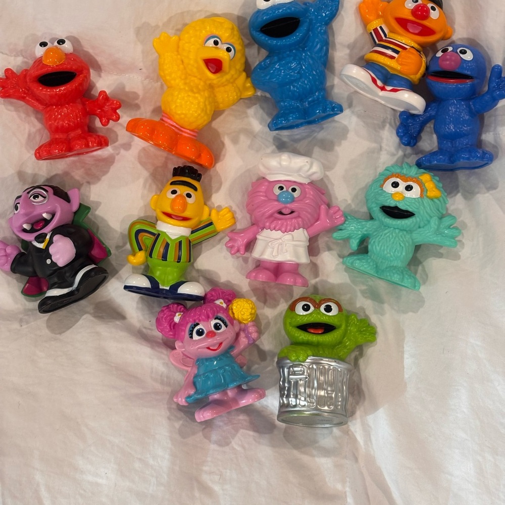 Sesame Street Colorful Character Figurines Set